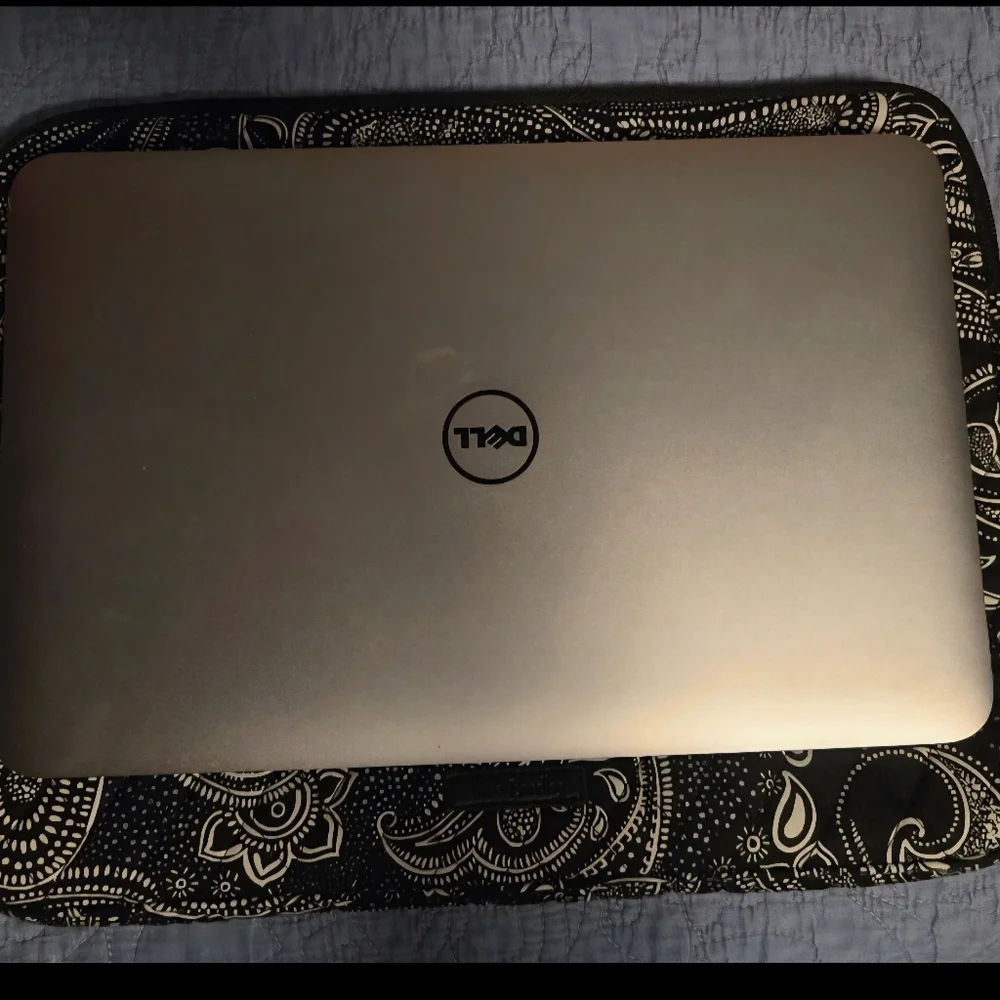 VERA BRADLEY Laptop Sleeve  Stellar Paisley Print Black